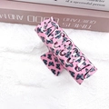 Pince à cheveux vintage rose avec motifs papillons bleus et finition brillante - Rose