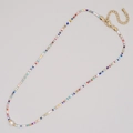 Collana bohémien di perline multicolori con una perla d'acqua dolce bianca e chiusura oro - Mix Multicolore G (MI-N220071G)