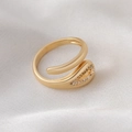 Bague ouverte dorée élégante avec motif goutte et pavé de zircones cubiques - Bague Ouverte Taille 9