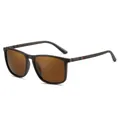 Gafas de sol polarizadas con montura té mate, lentes marrones y detalle de rayas - Montura Té Mate Lente Té