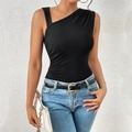 Top de punto ajustado negro con un solo hombro para mujer con vaqueros de mezclilla azul - S / Negro