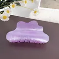 Eleganter lilafarbener Perlmutt-Haarclip mit Wellendesign und glitzerndem Silber-Finish - Lila