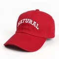 Dettaglio cappellino da baseball rosso in cotone con ricamo NATURAL bianco e visiera - Regolabile / Borgogna
