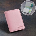 Portafoglio per carte in pelle litchi rosa con design pieghevole e logo inciso - Rosa