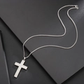 Collana con ciondolo a croce in argento tempestata di diamanti con catena a maglia box - Croce in Argento con Zirconi Completi