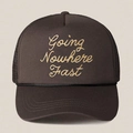 Bruine trucker pet met gouden Going Nowhere Fast borduursel en ademend gaaspaneel - Eén maat / koffiekleur