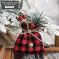 Bolsa de regalo de Navidad de cuadros rojos con agujas de pino y campanas, 12x9cm - Cuadros Rojos y Negros / 12x9cm/20g