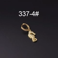 Orecchino a cerchio singolo a forma di ippocampo dorato con micro zirconi lucidi - Stile Cavalluccio Marino (337-4#)