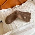 Calcetines térmicos de lana marrón con delicado bordado de flores blancas - café / Talla Única (tallas 35-39)