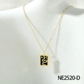 Collar de tarot chapado en oro 18K con serpiente de esmalte negro y circonitas blancas - Estilo de Serpiente Negra (NE2520-D)