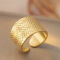 Breiter Vintage-Ring mit 18k Goldbeschichtung, Webmuster und verstellbarem Design - Webmuster / Gold