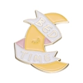 Simpatica spilla in smalto a mezzaluna gialla con occhi chiusi e nastro BED TIME - Stile Luna BED TIME(XZ8013)