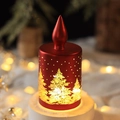 Candela LED natalizia rossa con motivo ad albero traforato ed effetto bokeh festivo - Forma di Candela Corta / Rosso