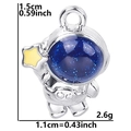 Dimensioni dettagliate del ciondolo astronauta argento con glitter blu e stella gialla - Una Mano che Alza la Stella