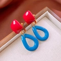 Detalle de pendientes de clip vintage geométricos rojos y azules con forma de gota - Clip de oreja-Azul