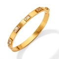 Bracciale rigido in acciaio inossidabile placcato oro con quattro zirconi rettangolari - Oro Bianco (KAS872)