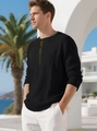 Camicia Henley retrò in lino da uomo nera con colletto verde scuro e bottoni in legno - S / Nero