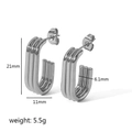 Paramètres de taille détaillés pour boucles d'oreilles créoles triple en acier titane - Boucles d'oreilles argentées en forme de C à trois couches (TE6192-S)