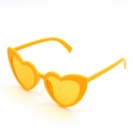 Occhiali da sole alla moda a forma di cuore giallo vivace per feste festive - Montatura Gialla Verniciata Lenti Gialle Sfumate