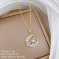 Collana dorata con pendente a luna e cuore in zircone e dettagli sulle dimensioni reali - Acciaio Inossidabile/Rame/Zirconia / Collana Bianca (C543)