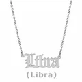 Vista detallada del colgante Libra de plata con letras góticas en una cadena fina - Libra (Color Acero)