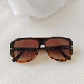 Retro aviator sunglasses with black and tortoiseshell frame and gradient brown lenses - Black & Tortoise / Tea Gradient