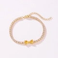 Detail view of gold-plated tennis bracelet with yellow heart-shaped zircons - Heart to Heart Style (Yellow Rhinestone) / Gold