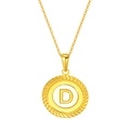Collar de acero dorado con colgante de disco de nácar y diseño de letra D - Letra D (S-P005-D)