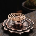 Bruciatore di incenso loto antico in bronzo con spirale su fondo legno rustico - Loto integrato a tre strati / Bronzo Rosso