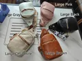 Bolsos de pecho de cuero sintético en colores gris, rosa, negro, crema y marrón - Grande / Gris