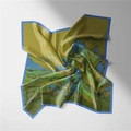 Détail du foulard en soie artistique avec motif de paysage et bordure bleu vif - 53cm / Mille Li de rivières et de montagnes - Wang Ximeng