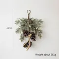 Ghirlanda di Natale nordica con pigne e bacche bianche da parete, altezza 46cm - Albero capovolto