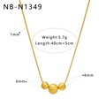 Dettaglio della collana con ciondolo irregolare placcata oro 18K e catena snake - Pendente con 3 Perline Tonde (NB-N1349)