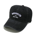 Dettaglio ricamo bianco Brooklyn 1898 su cappellino in denim grigio lavato - M(56-58cm) / Nero