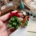 Handmade green pipe cleaner Christmas tree brooch with red bow and gold bead accents - Christmas Tree Accessory (No Pin) / Approximately 5.8cm In Height