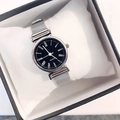 Reloj de cuarzo para mujer con esfera negra romana y correa de malla plateada en caja - Esfera Negra Romana