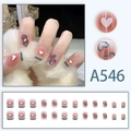 Unghie finte French blush con motivi a cuore blu e punte bianche per un look fresco - Stile French Tip Cuore Blu(A546) / Tipo di Colla