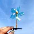 Barrette à cheveux moulin à vent bleu laser avec feuilles holographiques et cœur jaune vif - 5 Feuilles/Vert Transparent