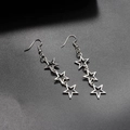 Pendientes de estrella plateados con diseño minimalista de triple colgante de pentagrama - Tres Estrellas Huecas Conectadas Pendientes de Gancho / Plateado