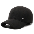 Cappellino da baseball invernale in lana nera da uomo con paraorecchie e stemma sport - Regolabile / Nero