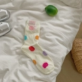 Cremefarbene Strick-Wade-Socken mit bunten großen Punkten und Welpen-Aufnäher - Bunte Große Punkte