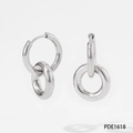 Gepolijste zilveren dubbele oorringen met een minimalistisch in elkaar grijpend ontwerp - Zilveren Minimalistische Dubbele Ring Oorklem (PDE1618)