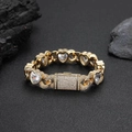 Bracciale cubano da 12mm a cuore dorato con pietre di zircone su sfondo di pietra - 8 pollici / Oro