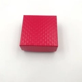 Scatola regalo quadrata rossa per gioielli con trama a rombi per anelli e bracciali - Scatola con Motivo a Onde Rossa