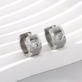 Orecchini a cerchio in acciaio argentato satinato con cristallo per uomo e donna - Stile Argento Texture Opaca con Strass (KE112991-XY)