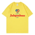 T-shirt Gildan jaune en coton avec imprimé HAPPY Independence DAY et motif de drapeau cœur - Jaune