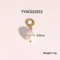 Detail shot of a golden starfish heart pendant with pearl, size 0.92cm and weight 1.5g - Irregular Pearl Pendant (YYAC025033)