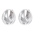 Dettaglio di orecchini a cerchio in argento con stelle incise e zirconi incastonati - VE1585 Zircone Bianco Goccia d'acqua / Oro Bianco