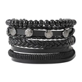 Mehrlagiges Lederarmband-Set für Herren mit Metallsternen auf rein weißem Hintergrund - Stern-Stil