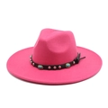 Detail eines rosenroten Fedora-Hutes mit Lederband, Türkis und Metallnieten - M (56-58cm) / Rosenrot